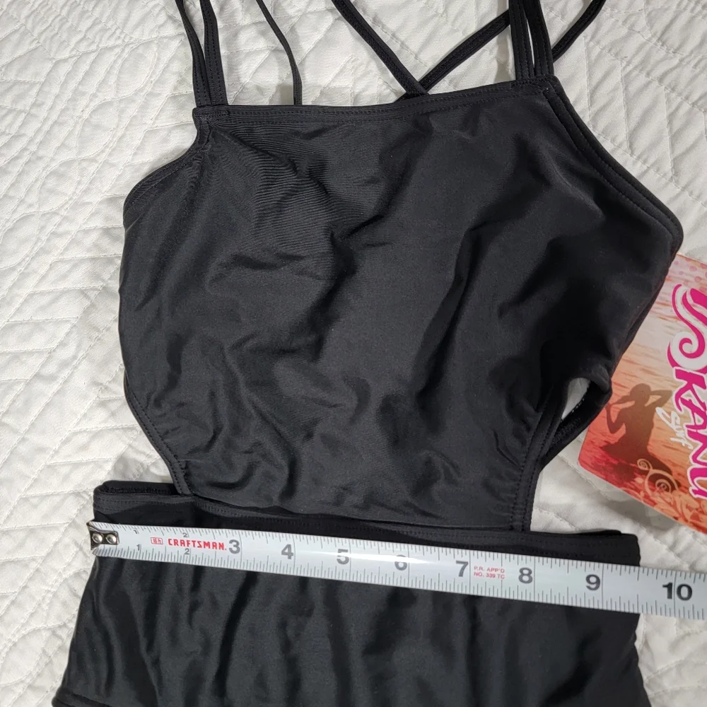 Girls Black Crisscross Cut Out One Piece Bathingsuit / Swimsuit